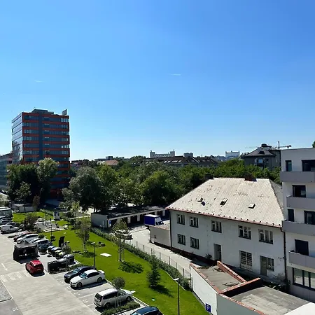 Novy V Centre, Vyhlad Na Hrad Bratislava